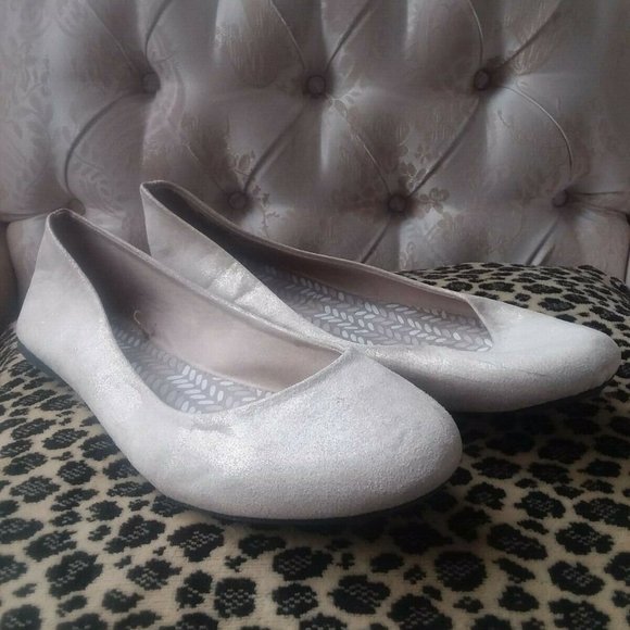 TIME AND TRU Beige or Cream w/ Gold Shimmer Ballet Flats Shoes Women Size 8 - Picture 2 of 12